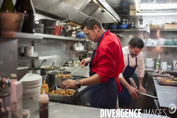 Bistrot l ami jean, in paris, during the refugee food festival.