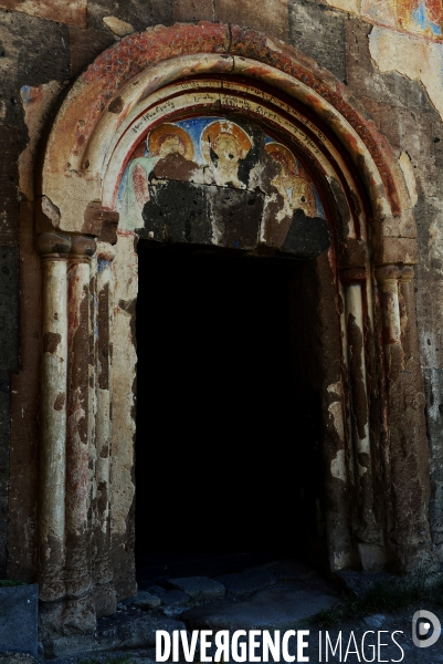 Ani, the Ancient Armenian Capital and the city of a thousand and one churches. Ani, l ancienne Capitale Armenian et la ville de mille et une églises.