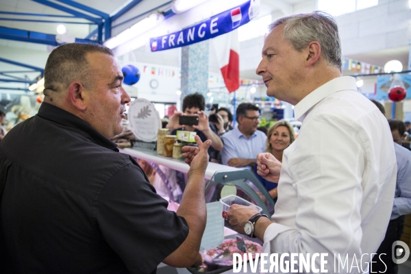 Bruno Le MAIRE candidat à la primaire  Les Républicains  en visite en Vendée, au marché Arago.
