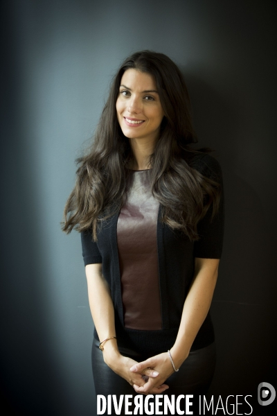 Ludivine SAGNA, avant l Euro de football en France auquel participe son mari Bacary SAGNA comme défenseur de l équipe de France.