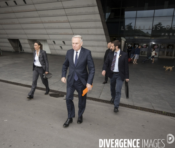 Jean marc ayrault au 7e forum de l action internationale des collectivites