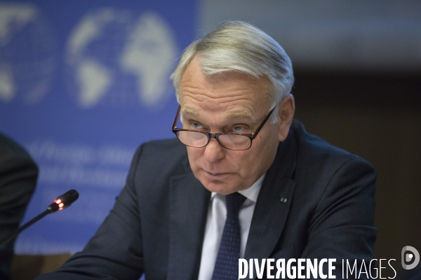 Jean marc ayrault au 7e forum de l action internationale des collectivites