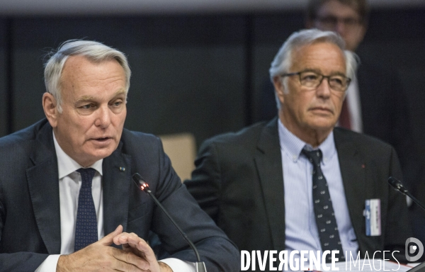 Jean marc ayrault au 7e forum de l action internationale des collectivites