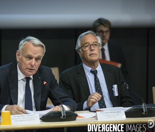 Jean marc ayrault au 7e forum de l action internationale des collectivites