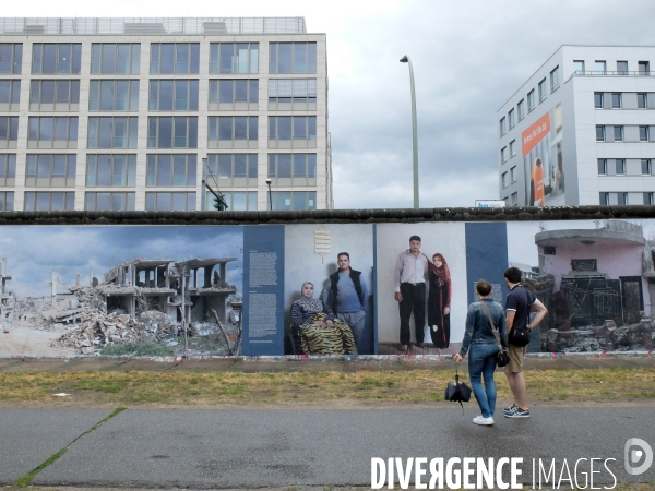 Expo photo   War on Wall   sur le mur de Berlin