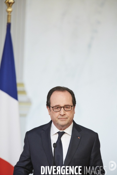 Elysée , conseil de defense et allocution de François Hollande