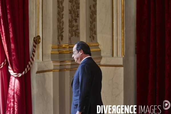 Elysée , conseil de defense et allocution de François Hollande