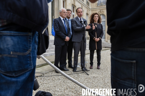 François Hollande reçoit les chefs de partis politiques après le Brexit