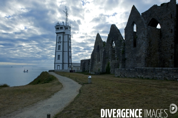 Bretagne.Les ruines de l  abbaye saint Mathieu