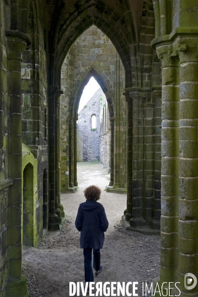 Bretagne.Les ruines de l  abbaye saint Mathieu