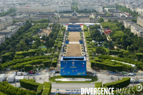 Illustration juillet 2016.Fan zone a l ecole militaire