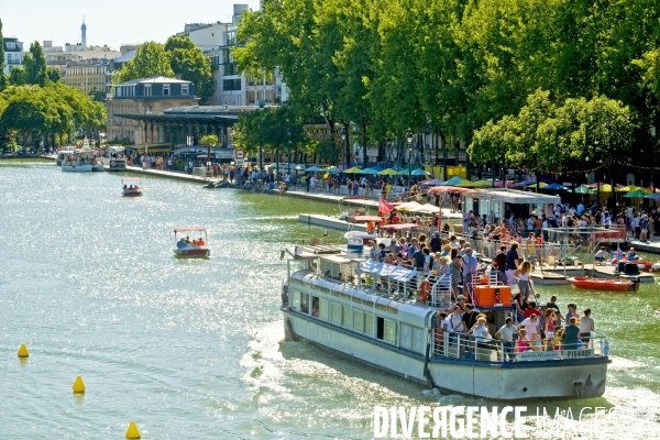 Activites nautiques dans le cadre de Paris Plages au bassin de la Villette.