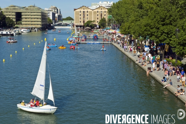 Activites nautiques dans le cadre de Paris Plages au bassin de la Villette.