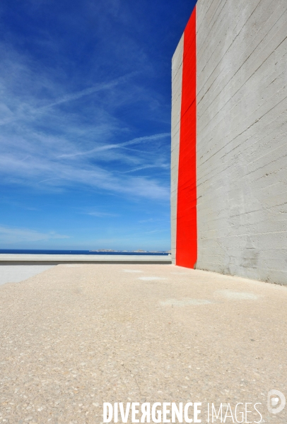 Felice Varini A ciel ouvert au Corbusier