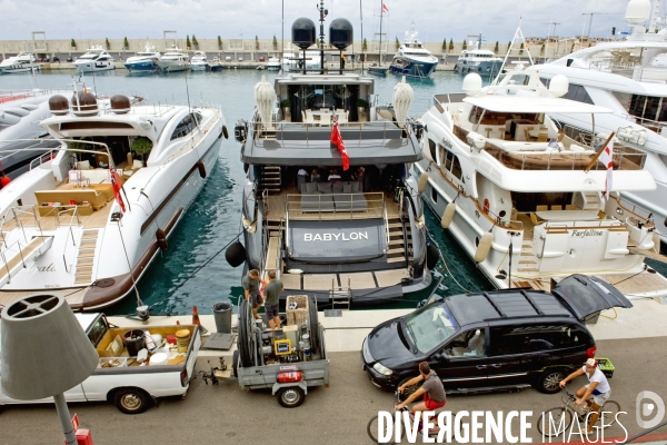 Porto Adriano, sur l ile de Palma de Majorque, une marina de luxe concue par Philippe Starck