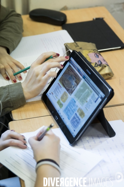 Illustration dans des lycées et collèges d Île de France