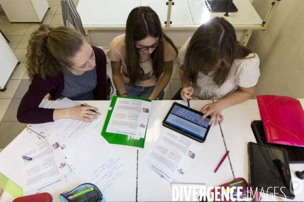 Illustration dans des lycées et collèges d Île de France