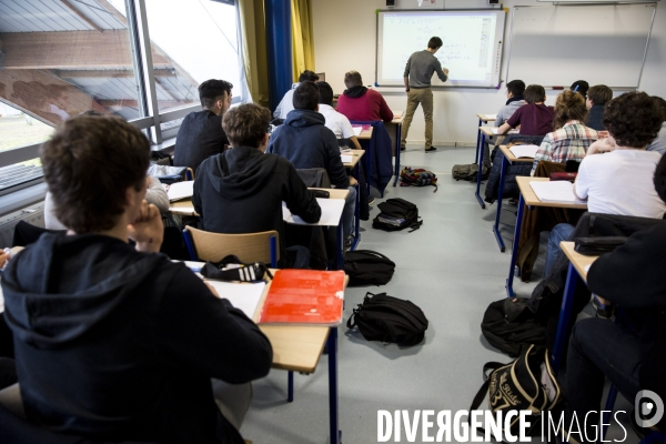 Illustration dans des lycées et collèges d Île de France