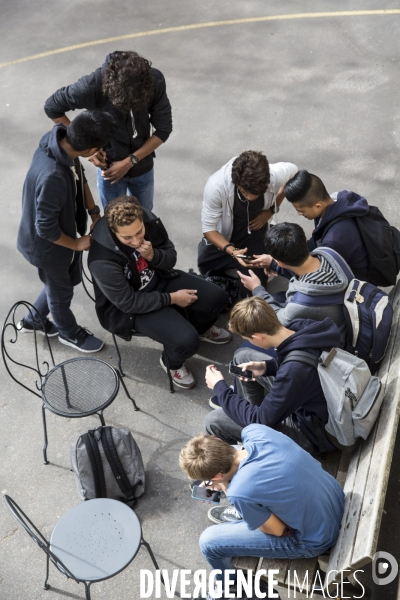 Illustration dans des lycées et collèges d Île de France