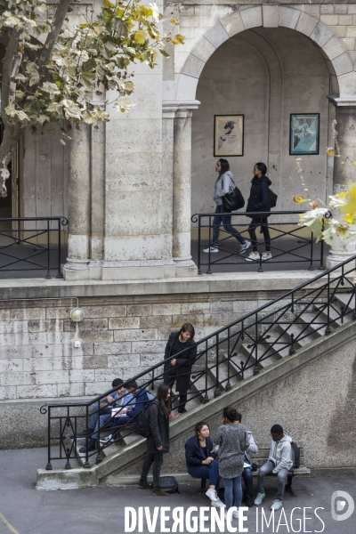 Illustration dans des lycées et collèges d Île de France