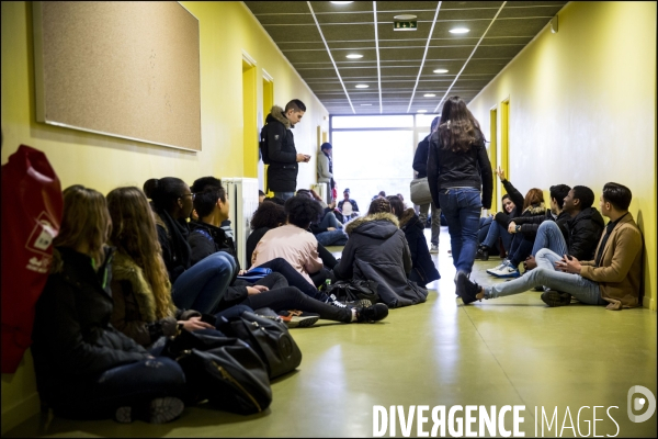 Illustration dans des lycées et collèges d Île de France