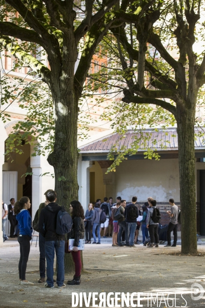 Illustration dans des lycées et collèges d Île de France