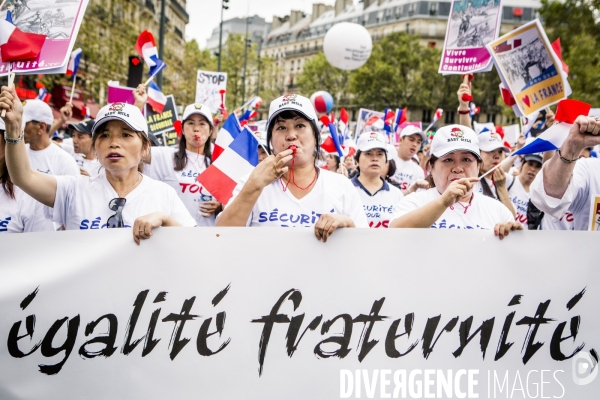 Manifestation de la communaute chinoise contre la violence et le racisme anti-asiatique