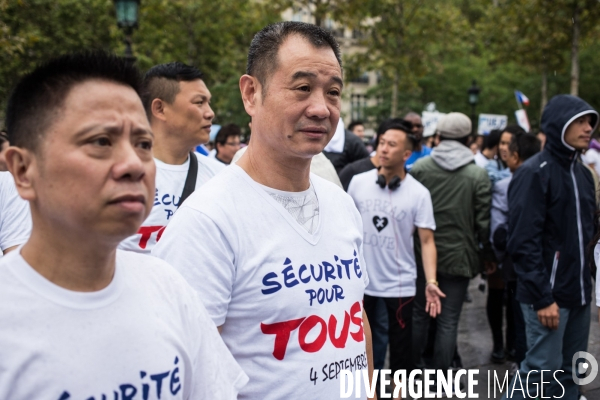 Manifestation  Sécurité pour tous   organisée par 60 associations des chinois de France, place de la République.