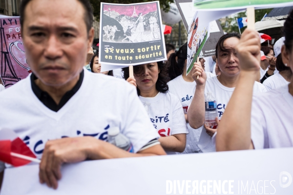 Manifestation  Sécurité pour tous   organisée par 60 associations des chinois de France, place de la République.