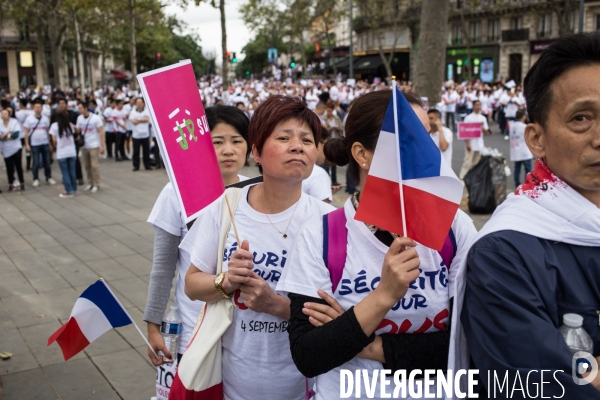 Manifestation  Sécurité pour tous   organisée par 60 associations des chinois de France, place de la République.