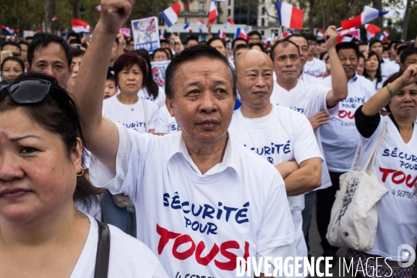 Manifestation  Sécurité pour tous   organisée par 60 associations des chinois de France, place de la République.