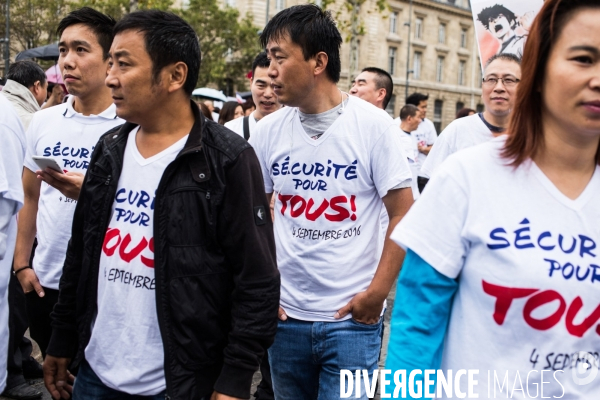 Manifestation  Sécurité pour tous   organisée par 60 associations des chinois de France, place de la République.
