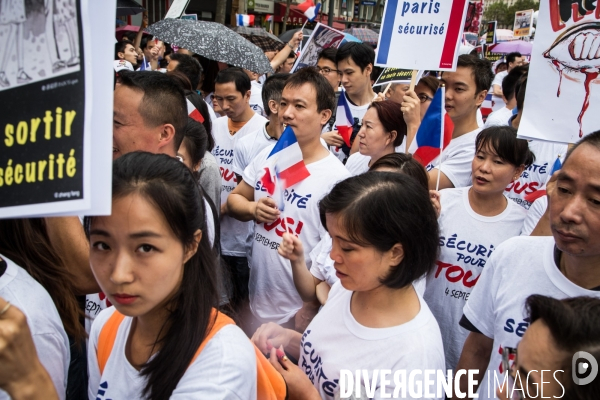 Manifestation  Sécurité pour tous   organisée par 60 associations des chinois de France, place de la République.