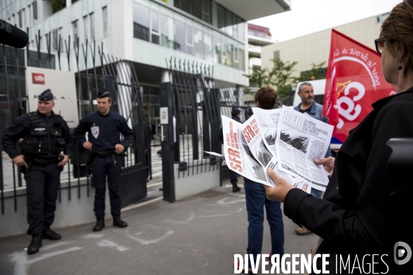 Manifestation de salarié de SFR en grève à l appel de la CGT, devant le siège de l opérateur télécom