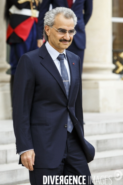 Le Président de la République François HOLLANDE reçoit SAR le Prince Al Waleed bin Talal bin Abdulaziz Al Saoud au Palais de l Elysée.