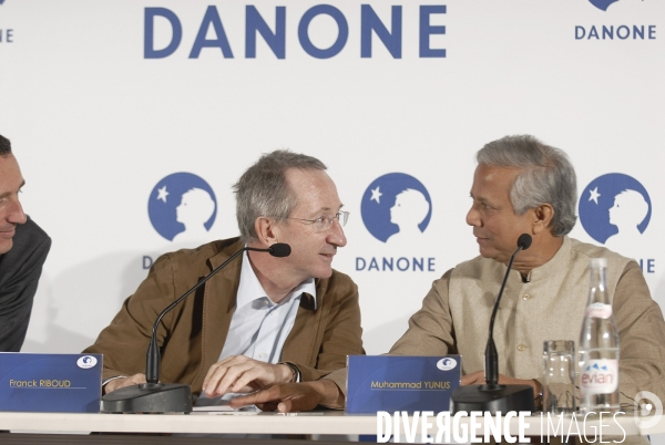 Franck Riboud PDG de Danone et Mohammad Yunus, prix Nobel de la paix 2006