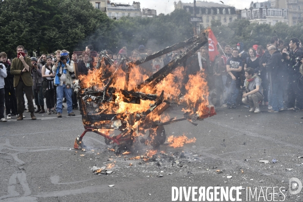 Mobilisation de la jeunesse contre le projet de la loi Travail El Khomri. Confrontation avec la police. Youth and El Khomeri law.