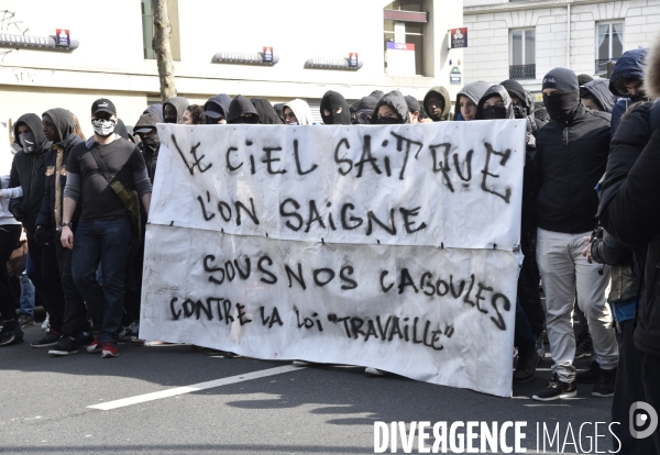 Mobilisation de la jeunesse contre le projet de la loi Travail El Khomri. Confrontation avec la police. Youth and El Khomeri law.