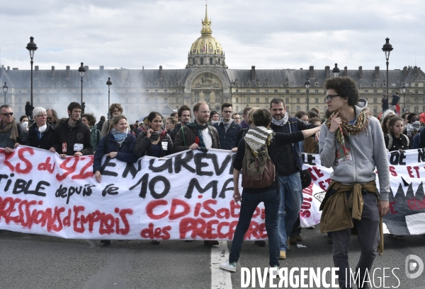 Mobilisation de la jeunesse contre le projet de la loi Travail El Khomri. Confrontation avec la police. Youth and El Khomeri law.