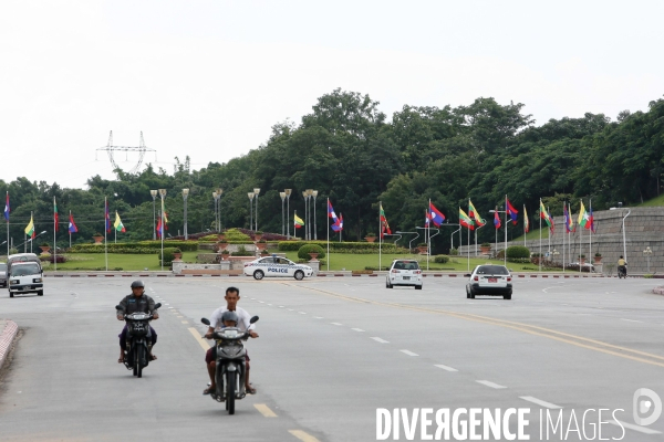 Naypyidaw ( Birmanie ) ville fantôme ou presque
