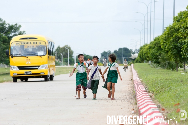 Naypyidaw ( Birmanie ) ville fantôme ou presque