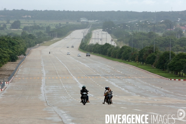 Naypyidaw ( Birmanie ) ville fantôme ou presque