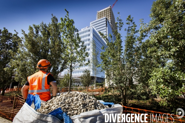 Sur le chantier du nouveau Palais de Justice dans le nord de Paris, à coté du nouveau quartier des Batignolles