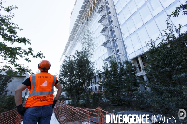 Sur le chantier du nouveau Palais de Justice dans le nord de Paris, à coté du nouveau quartier des Batignolles