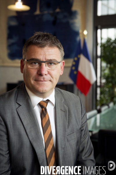 Christophe SIRUGUE Secrétaire d État chargé de l Industrie auprès du ministre de l Économie et des Finances.
