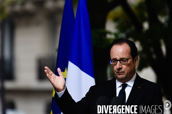 François Hollande préside la cérémonie d hommage aux victimes du terrorisme