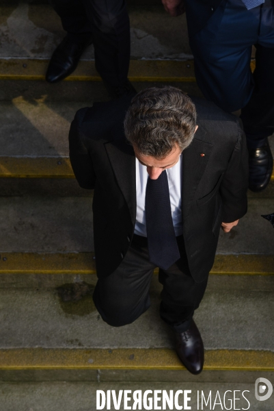 Nicolas Sarkozy au port de Calais et à une table ronde sur les migrants.