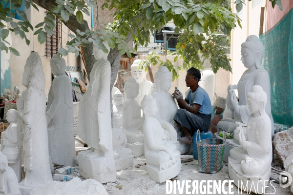 Les sculpteurs de Mandalay