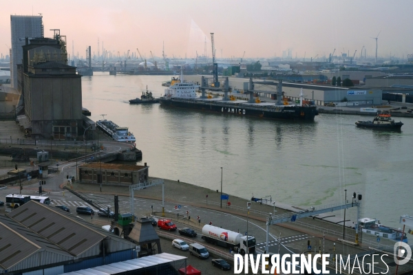 Le port d Anvers et la revitalisation de ses docks