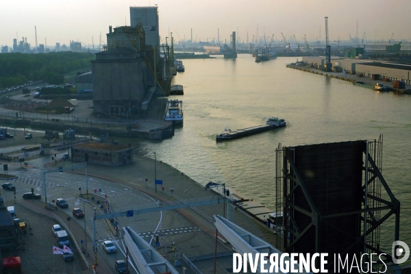 Le port d Anvers et la revitalisation de ses docks